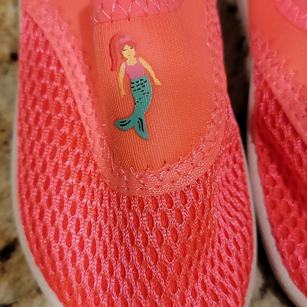 NWT Old Navy Mermaid 🧜‍♀️ water shoes - Picture 3 of 5